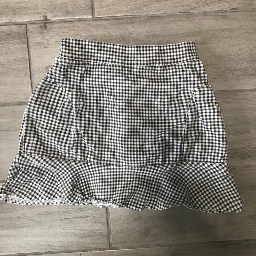 cute checkered skirt
